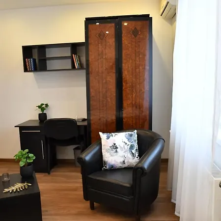 Apartment Nagyerdei Apartman - Greatforest